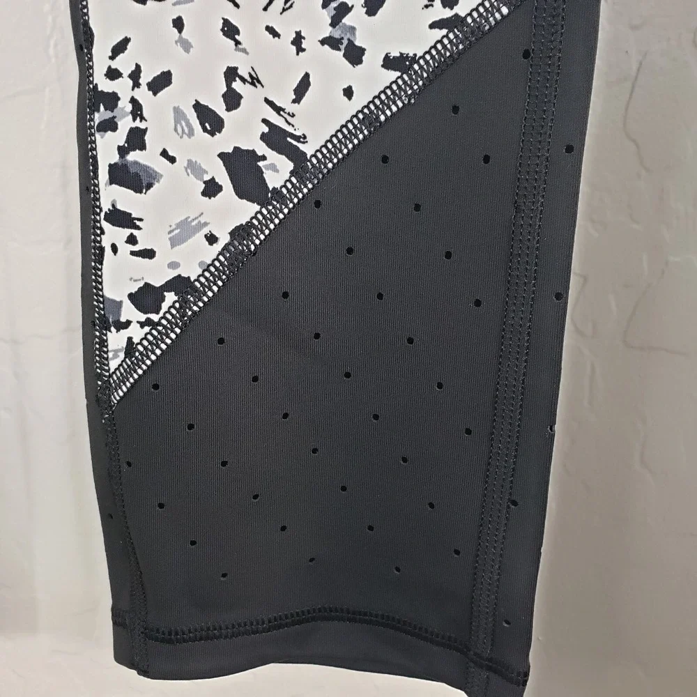 Athleta Leggings Women Small Petite Pants Black White Capri Animal Print Workout